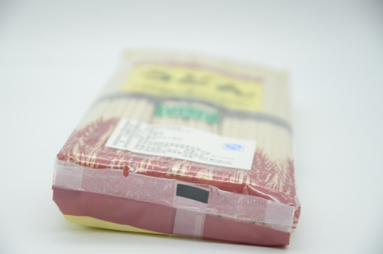 os macarronetes secos de Soba do Udon do estilo 400g japonês dão forma circularmente à cor branca