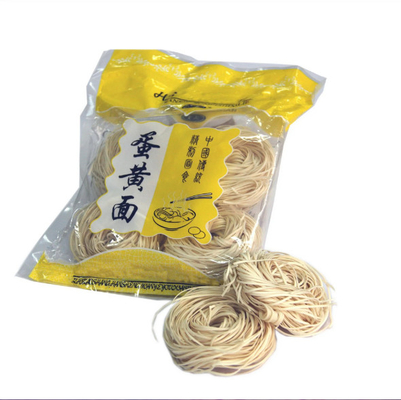 Macarronetes de ovo imediatos do estilo 400g chinês com os Ramen do volume da farinha de trigo que cozinham rapidamente