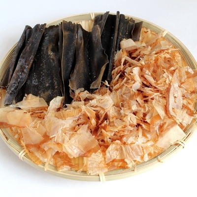o peixe japonês de Katsuobushi do bonito do OEM 100g lasca-se aditivo de alimento livre
