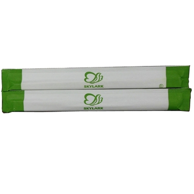 Hashis de bambu descartáveis dos gêmeos no bloco de papel individual de Opp