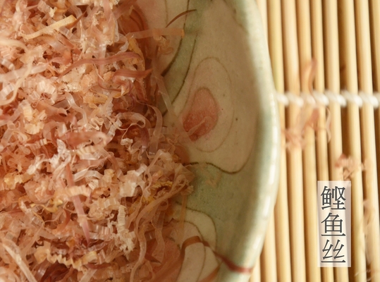 O marisco que tempera peixes secados do bonito lasca-se 500g para a sopa japonesa