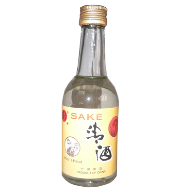 A anti causa japonesa de envelhecimento humana da saúde do vinho da causa 300ML engarrafa bebendo